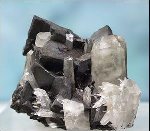 tetrahedrite & quartz.jpg